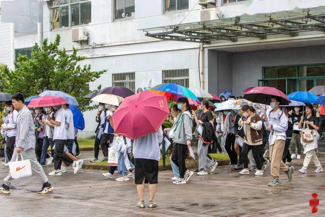 东门中学,实验中学,民本中学,崇东中学,长兴中学和横沙中学六个考点