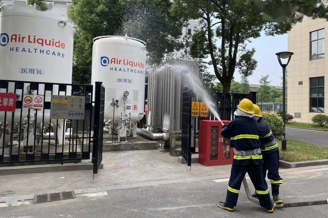 以演为引,以练应急——桐乡二院开展医用液氧泄漏应急救援演练