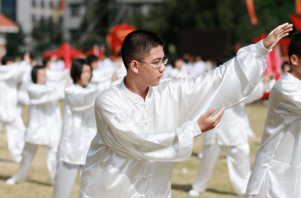 打太极,这样学……验证你是一般人还是聪明人_动作_自然_三个阶段