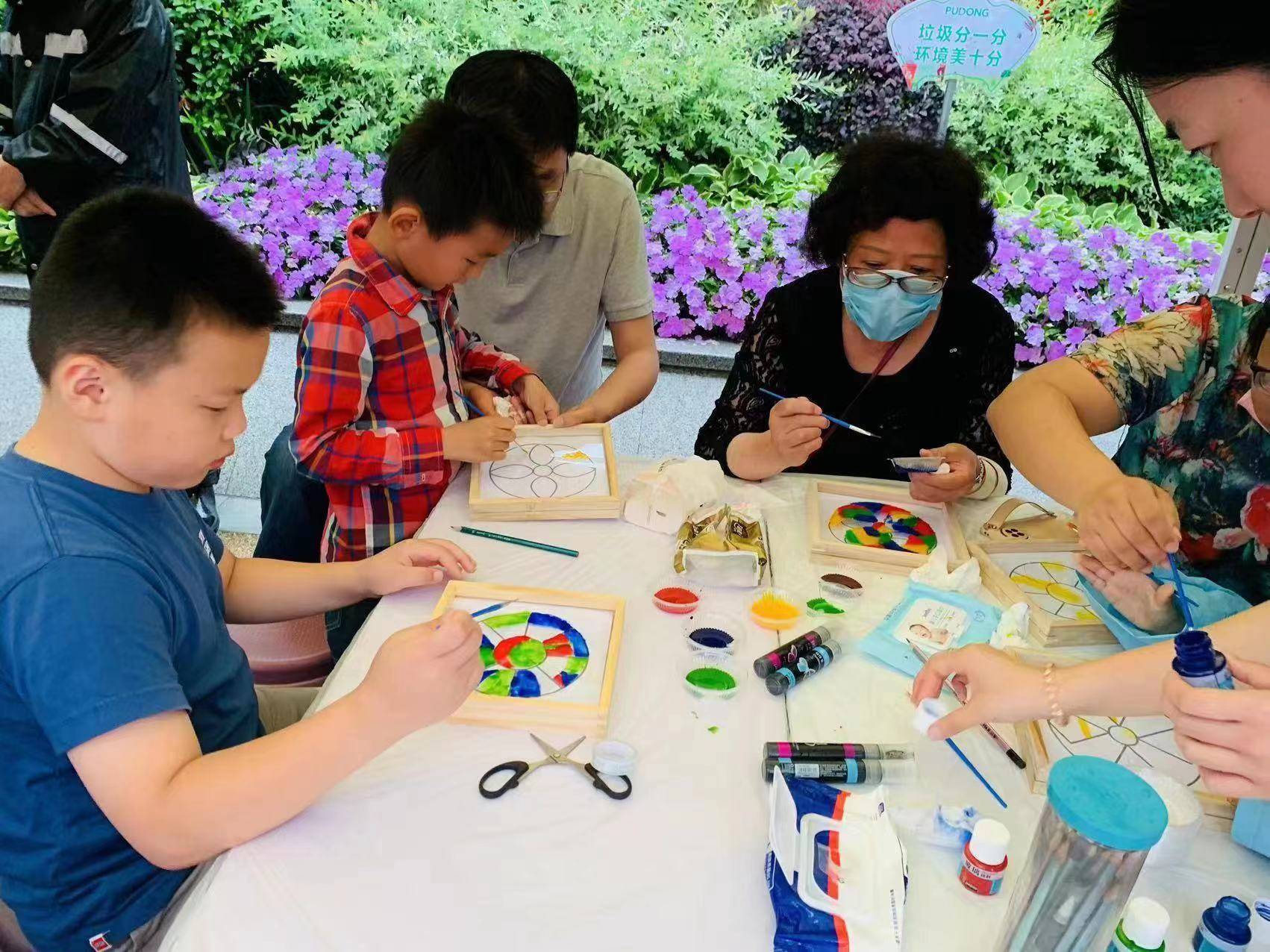 掐丝珐琅、湖笔制作……浦东塘桥这个市集让百姓体验传统工艺“匠心”_塘桥街道_活动_社区