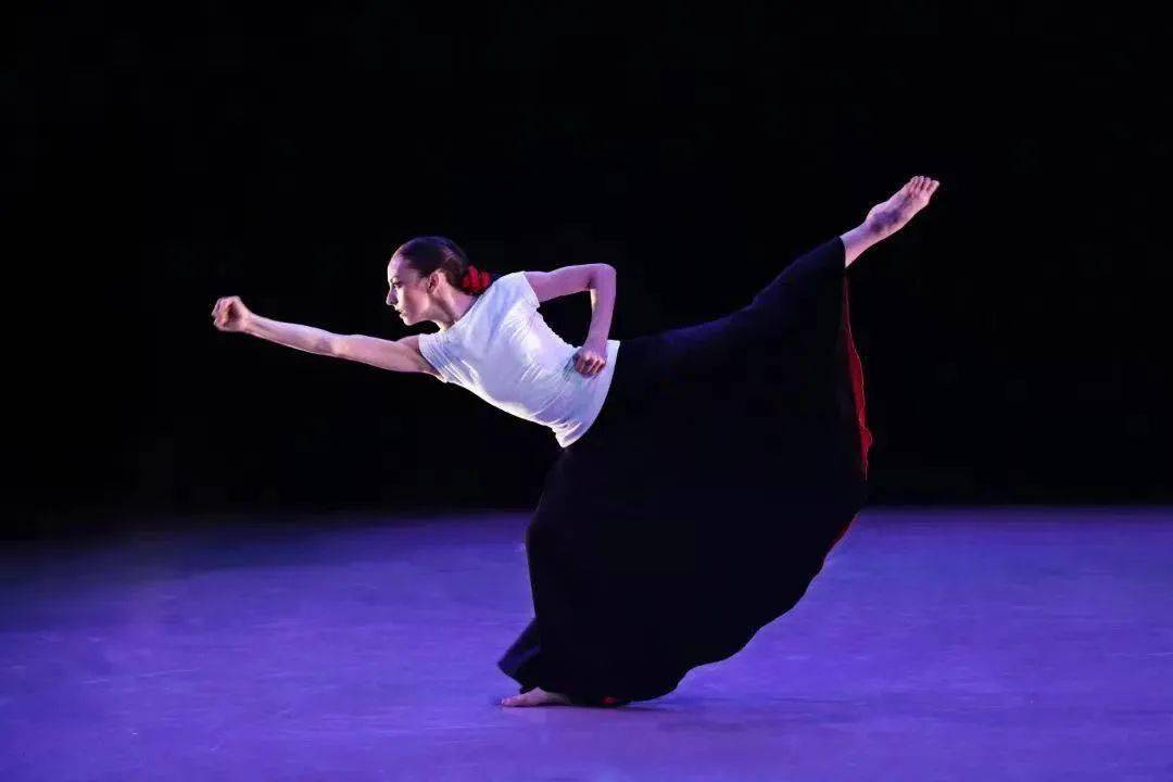 当先锋已成经典,做玛莎·葛兰姆的传人实难拿捏_现代舞团_舞蹈_作品