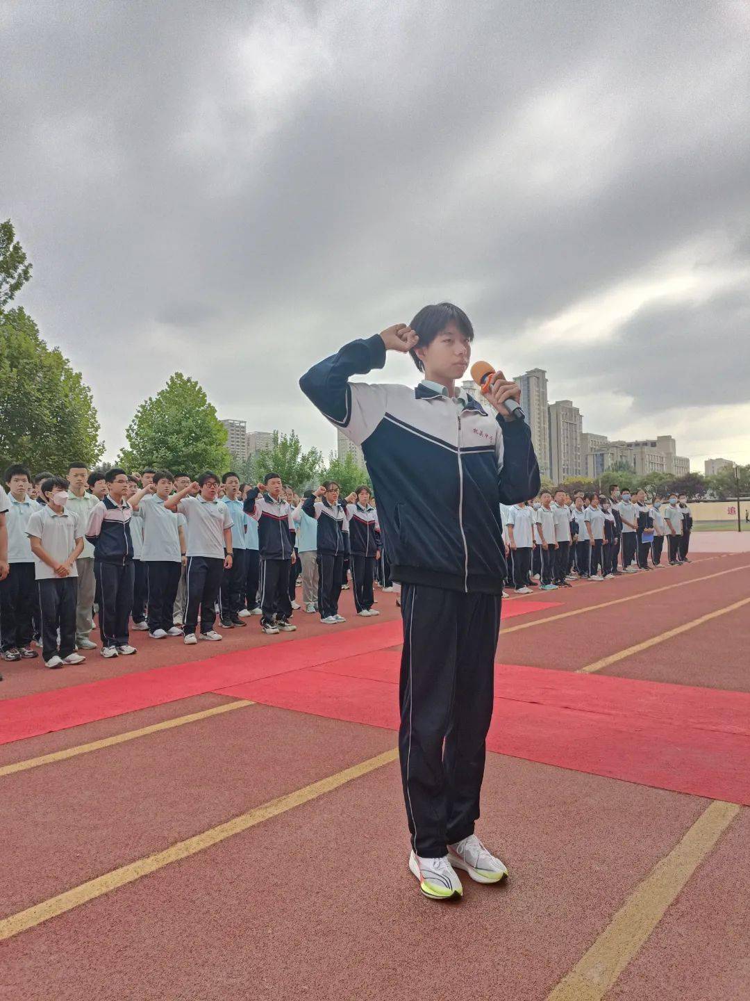 任丘这所中学摊牌,出圈啦!_中考_全体师生_机关