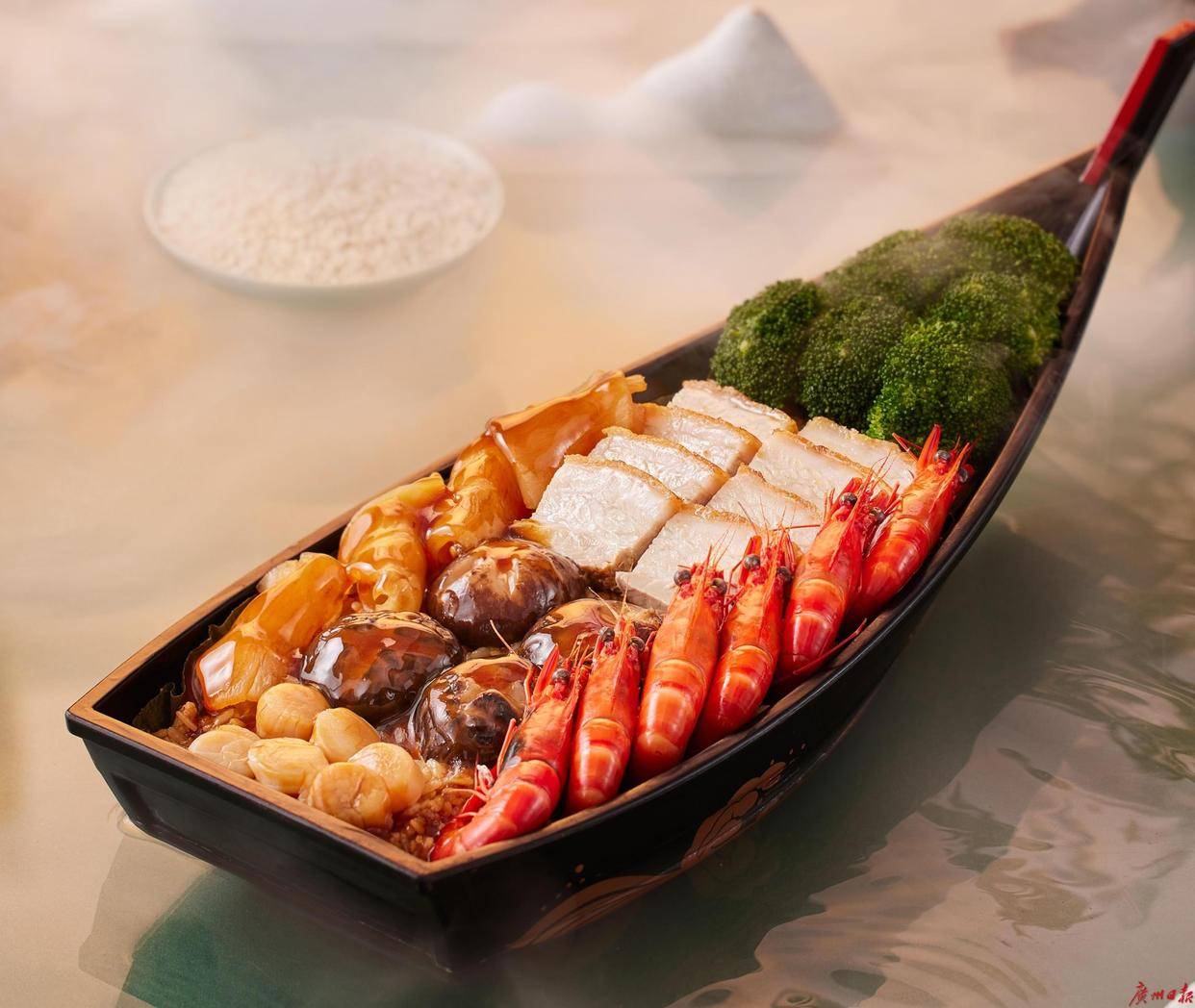 新派"龙船饭" 年轻客点赞_传统_烧肉_菜肴