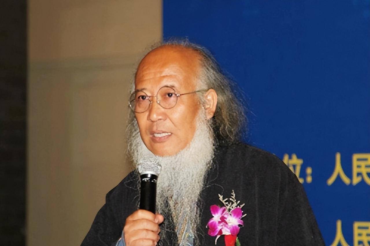 2011年,杨彦娶小32岁黑人女孩,婚后7年生下混血儿子,选择出家_雕像