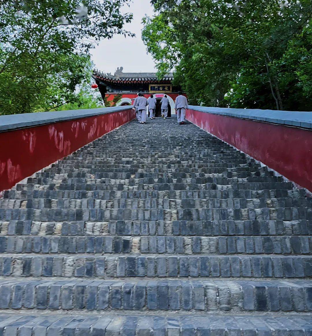 端午节我去朝阳寺禅修了