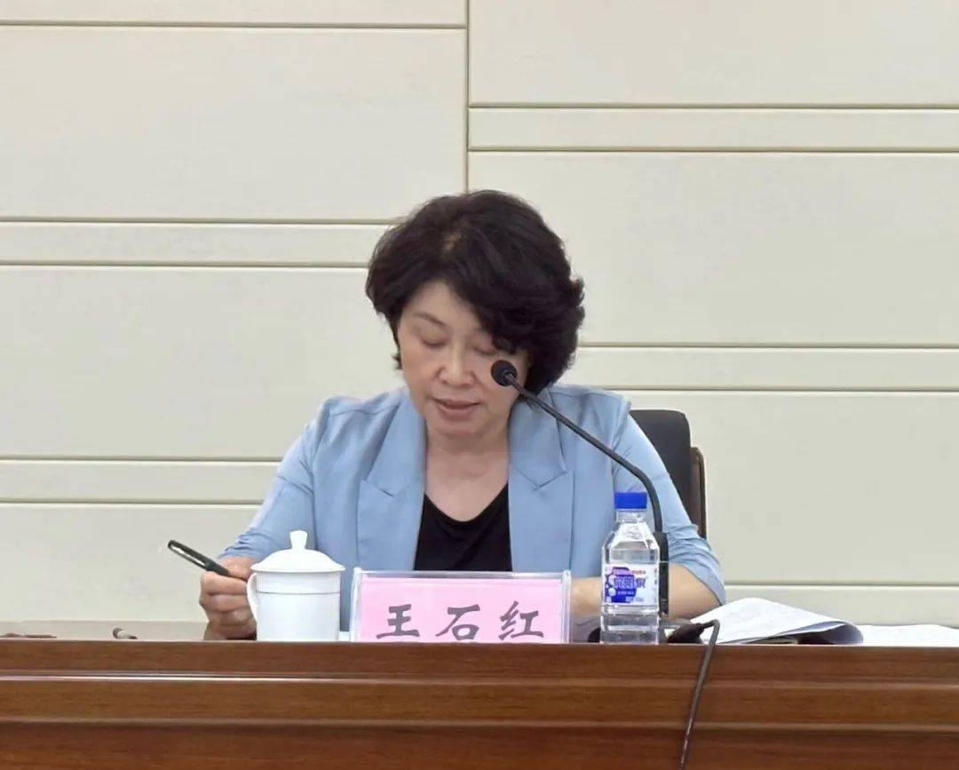 副市长王石红表示,我市中小学校党组织领导的校长负责制工作特色突出