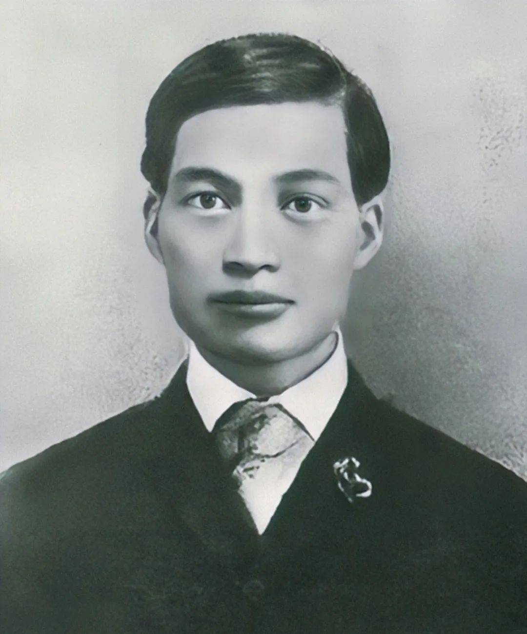 孩子:未来也许很难,但有志者,事竟成《孤独的天空》_冯如_飞机的_制造