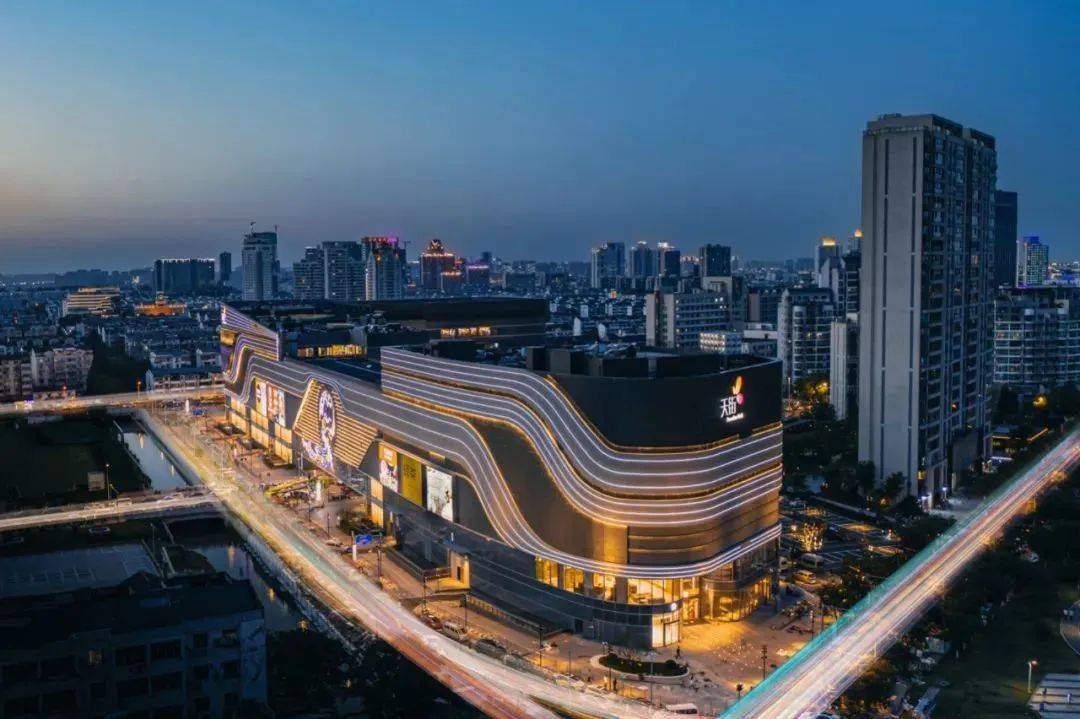 胥江天街是今年姑苏区首个全业态购物中心,古城文化与商业创新重新