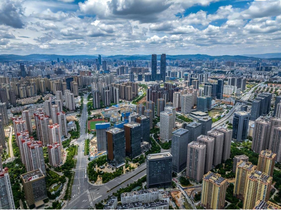 曾经,这里是昆明南部郊县,如今,这里是拔节成长的昆明南市区,历经农村