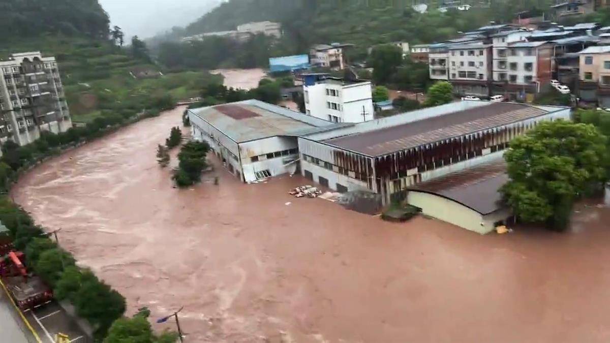 目前我区长滩镇长滩站达特大暴雨(261