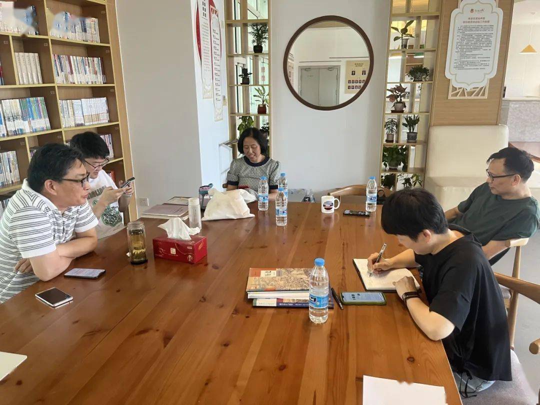 (奉贤中学通讯员 陆雨晴)为了更好把握新高考的命题特点和方向,调整和