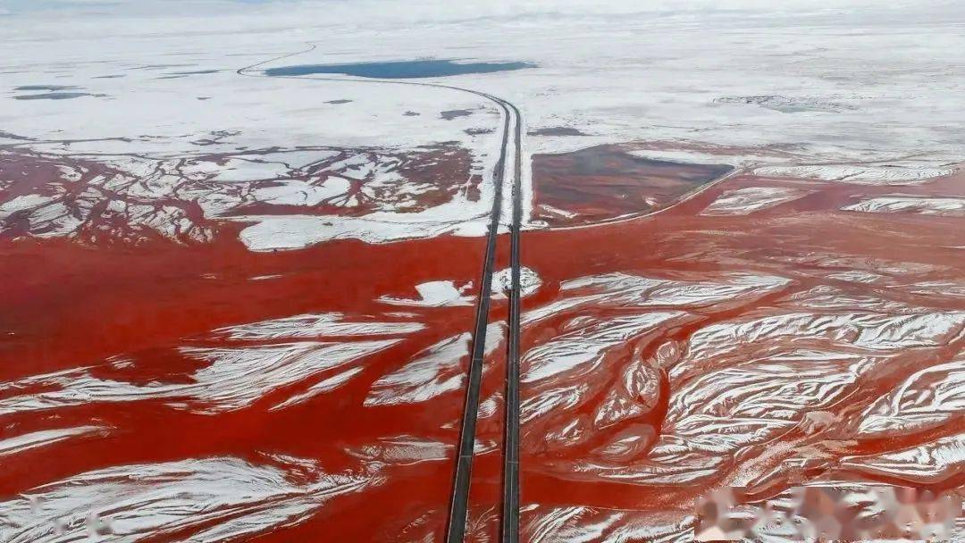 "曲麻河","曲麻曲"由于青海的地质原因河流会时常夹带有一些红色矿