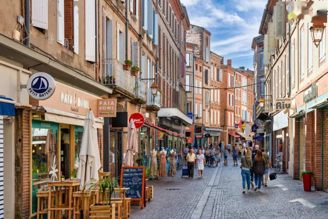 蒙马特之魂|让世界记住红磨坊的男人是他_列克_罗特_海报