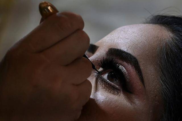 “塔利班”塔利班下令阿富汗女性美容院一个月内停业，或影响当地经济