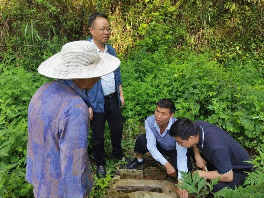 息烽县小寨坝镇镇长图片