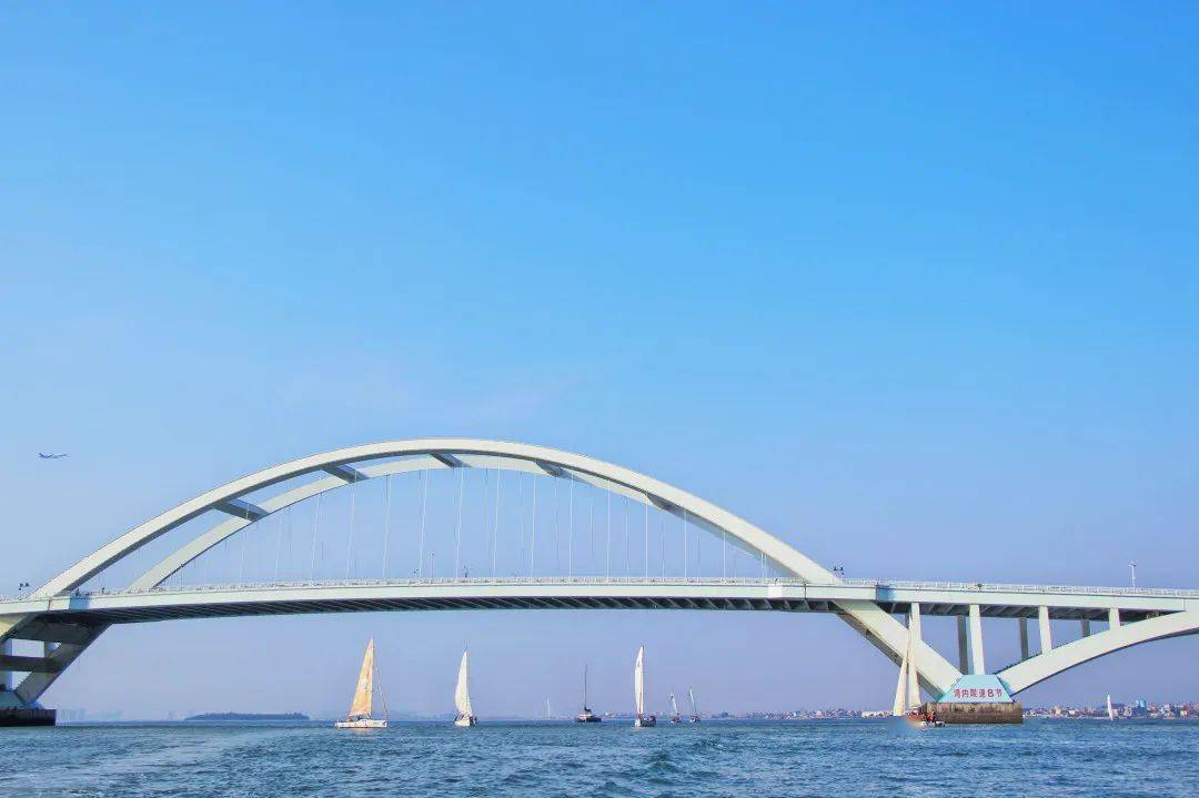 涂料领域,市民熟悉的厦门五缘大桥,同安大桥就披上了石墨烯防腐"外衣"