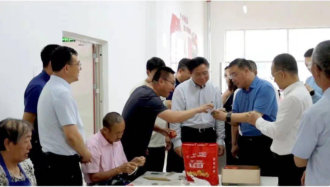 县委书记王大河,县委副书记,卓资县县长刘宝成,县委常委,办公室主任