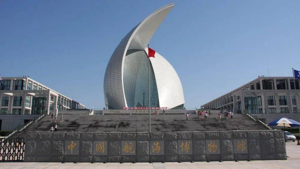 【临港雅辰悦居酒店】￥1199起享大床房1间2晚,酒店毗邻滴水湖步行