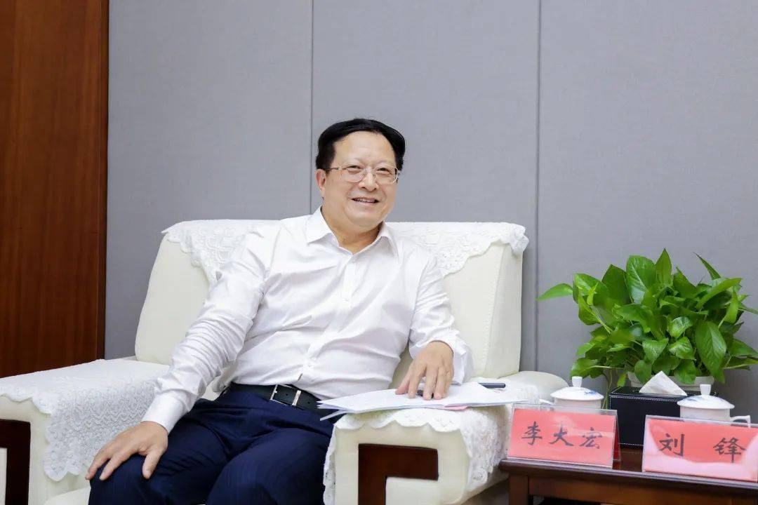 刘锋:进一步加强交流合作 向世界讲述景德镇故事_李大宏_陶瓷_大公