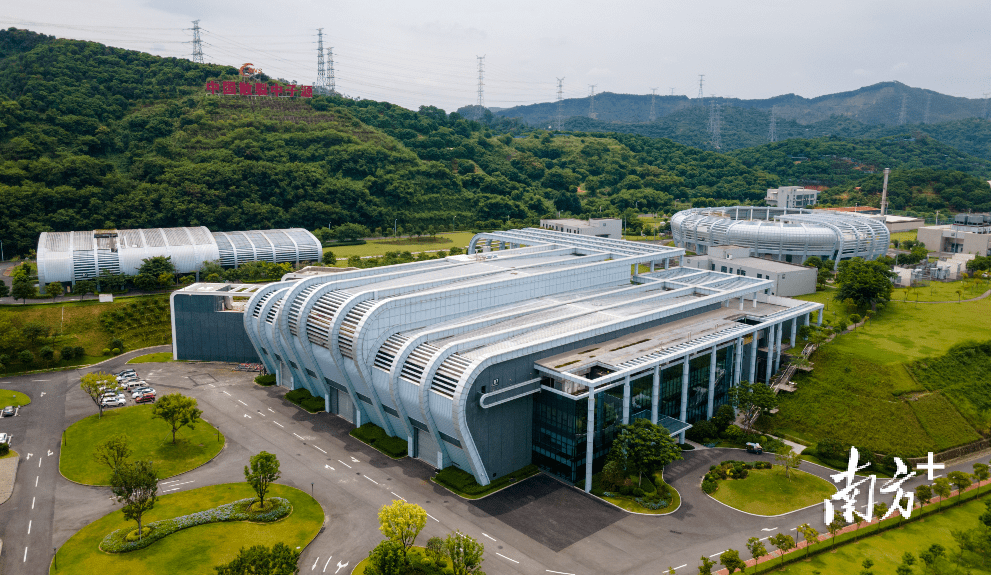 东莞,世界工厂如何"潮变"?_产业_城市_生产