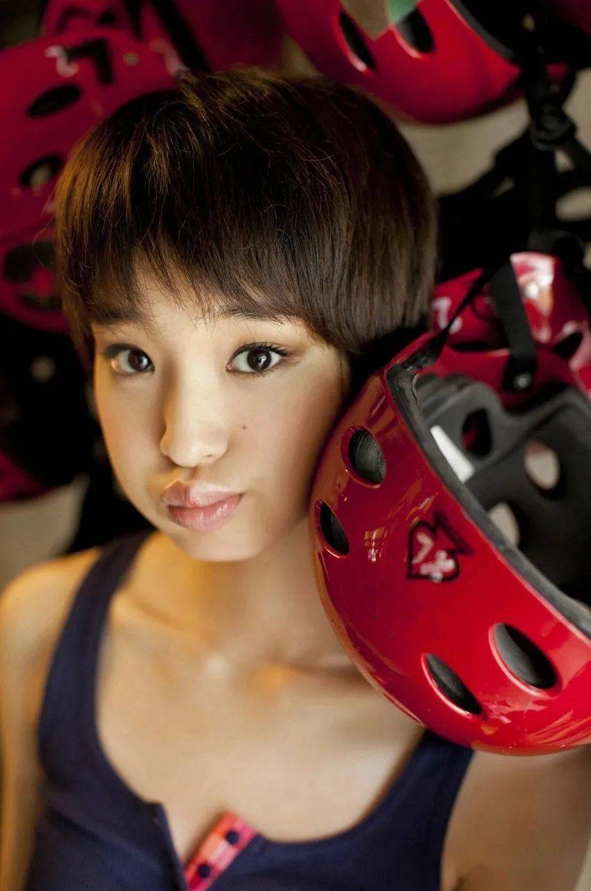 刚力彩芽:短发女生也可以超有感染力!_摄影_画册_日本