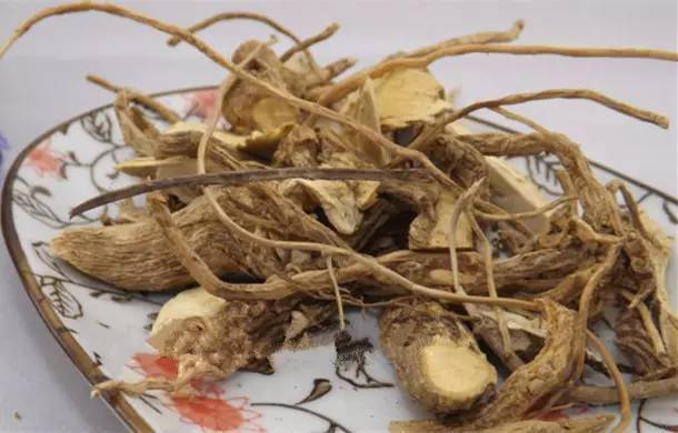 客家人煲汤常用的20种药根,你还记得么?_功效_味道_白花蛇