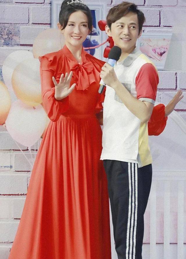 何炅和谢娜,是中国娱乐圈中一对惊人默契的主持人夫妻.