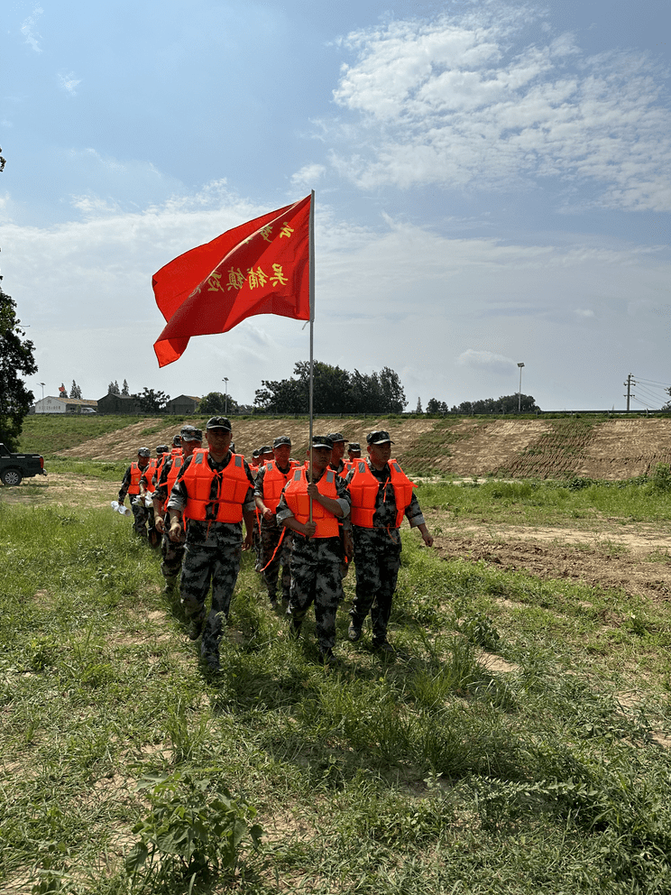 急时应急,战时应战,真枪实弹训练让吴铺民兵应急排的"兵味"浓起来