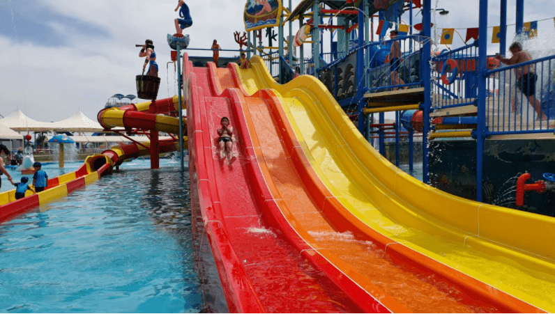 库尔勒:炎炎夏日 "清凉"玩法热度高_水上乐园_旅游_孩子