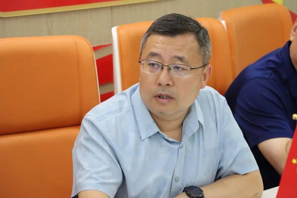 10日上午,郭斌主任首先对衡仪律师的来访表示欢迎,他结合党的创业精神