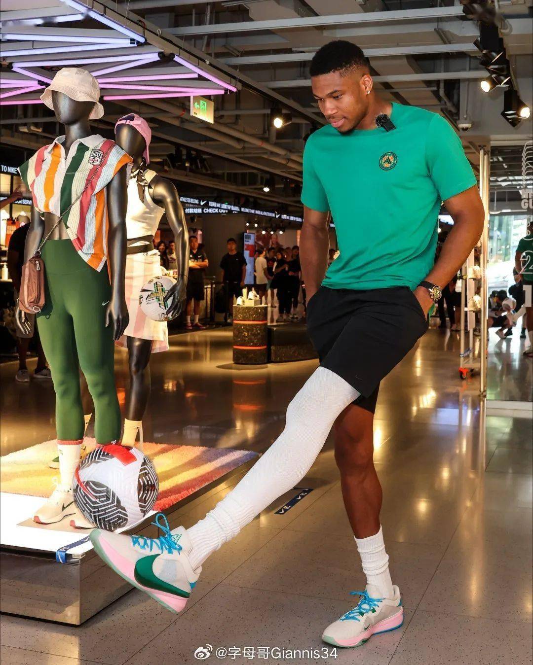 对话字母哥:有责任帮助下一代,freak5是有故事的球鞋_球员_耐克_1