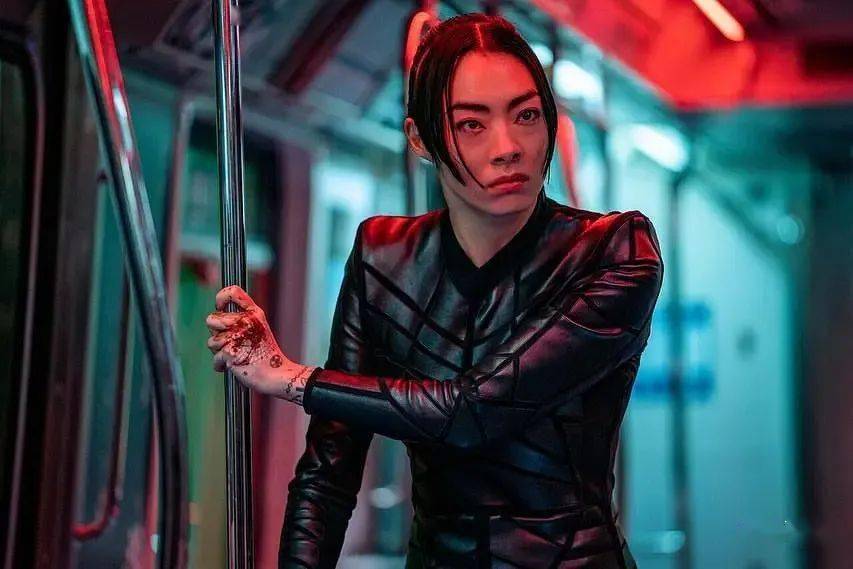 《疾速追杀4》中的打斗场面出彩不仅仅是因为出色的动作编排,更值得一