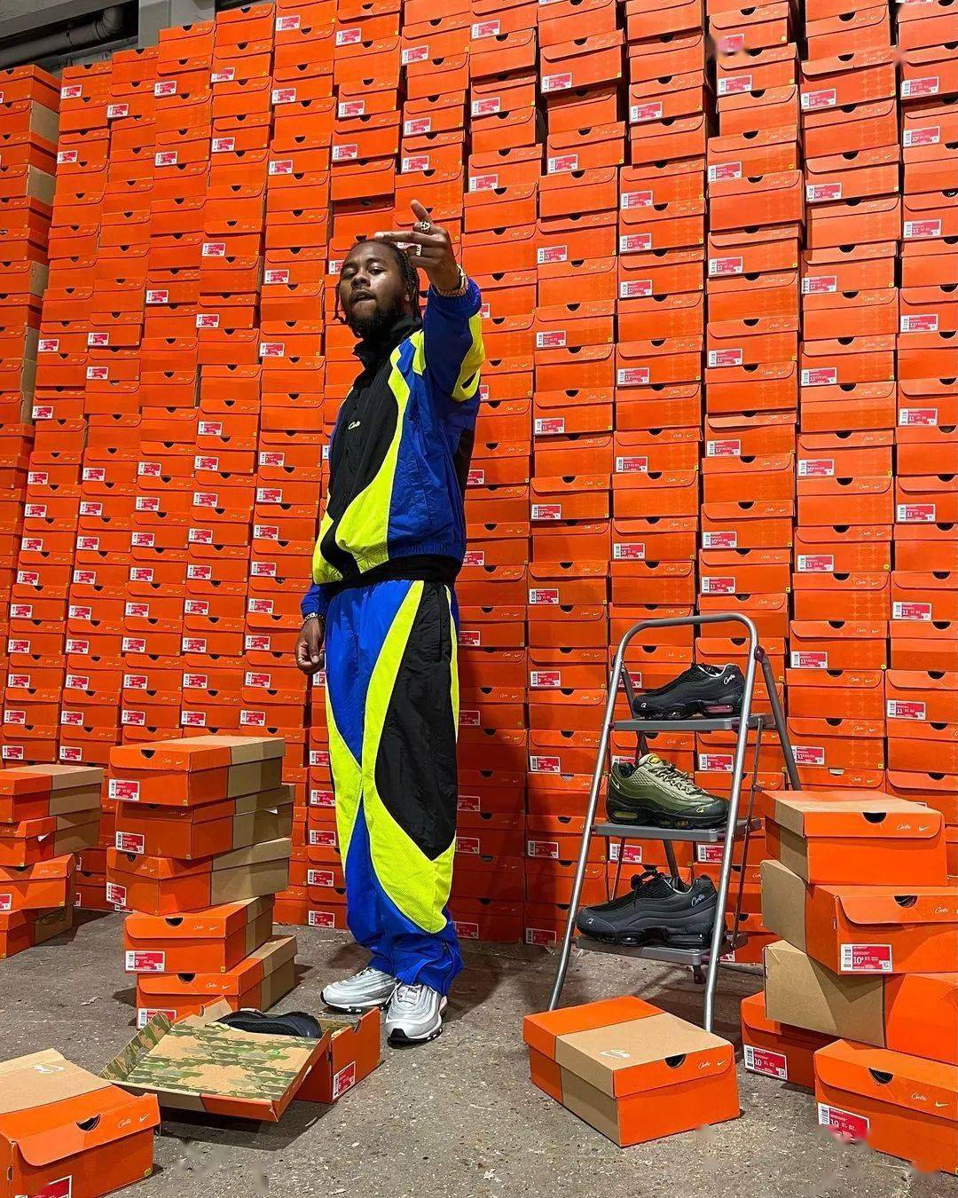 打击bot和鞋贩子,这家"炒作天花板"即将补货一墙nike联名!