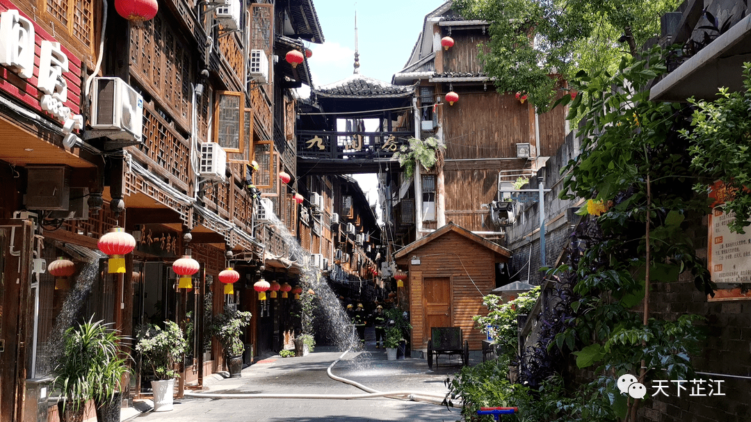 芷江消防救援大队联合索子街专职队开展木质结构房屋消防安全检查及