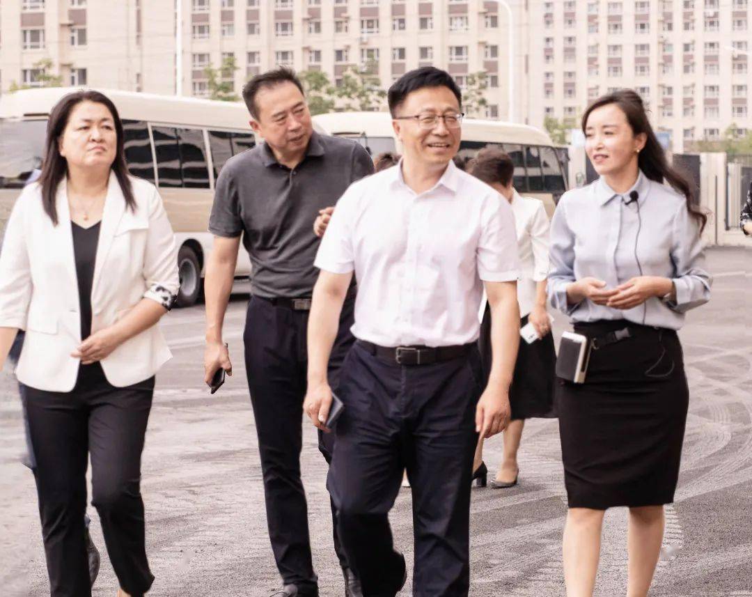 市教育局召开2023年装修改造城镇小区配套幼儿园项目现