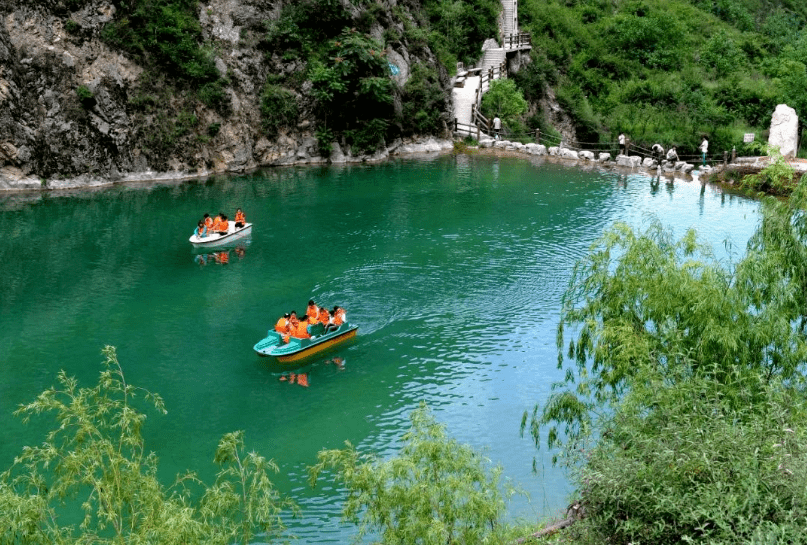 姚寨沟景区是武都城区休闲,避暑,度假,会议综合旅游风景区.