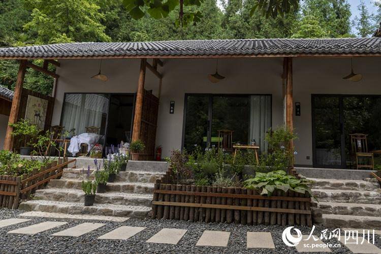 住四川什邡蓥华山民宿 可以观云海,眺雪山,望星空_旅游_清凉_冉宏伟