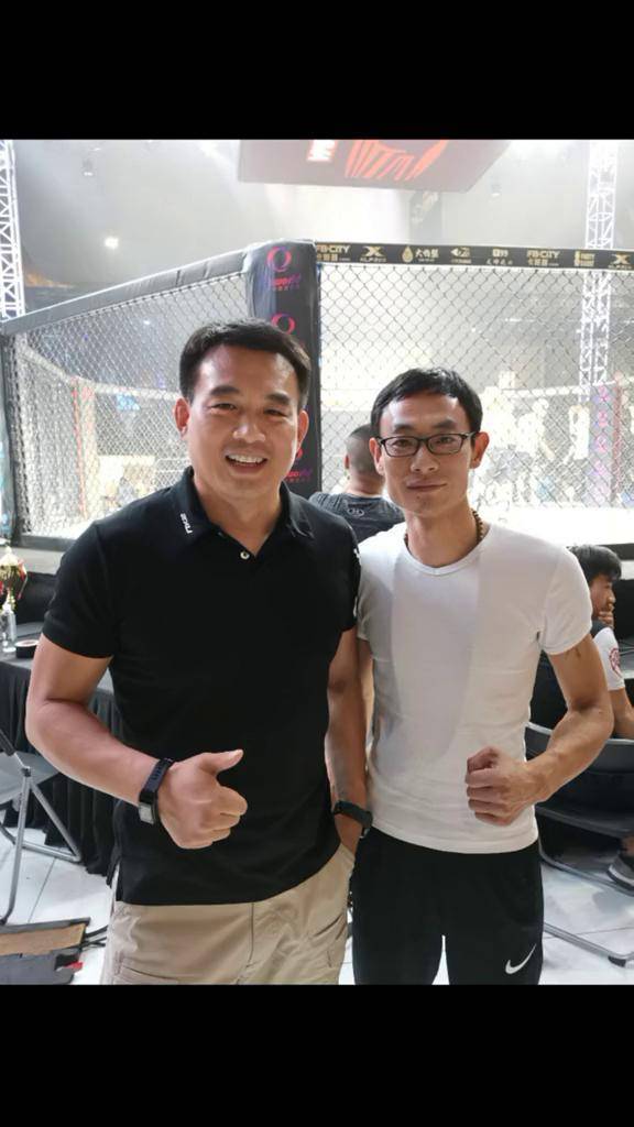 昆仑决创始人姜华先生给孩子们加油