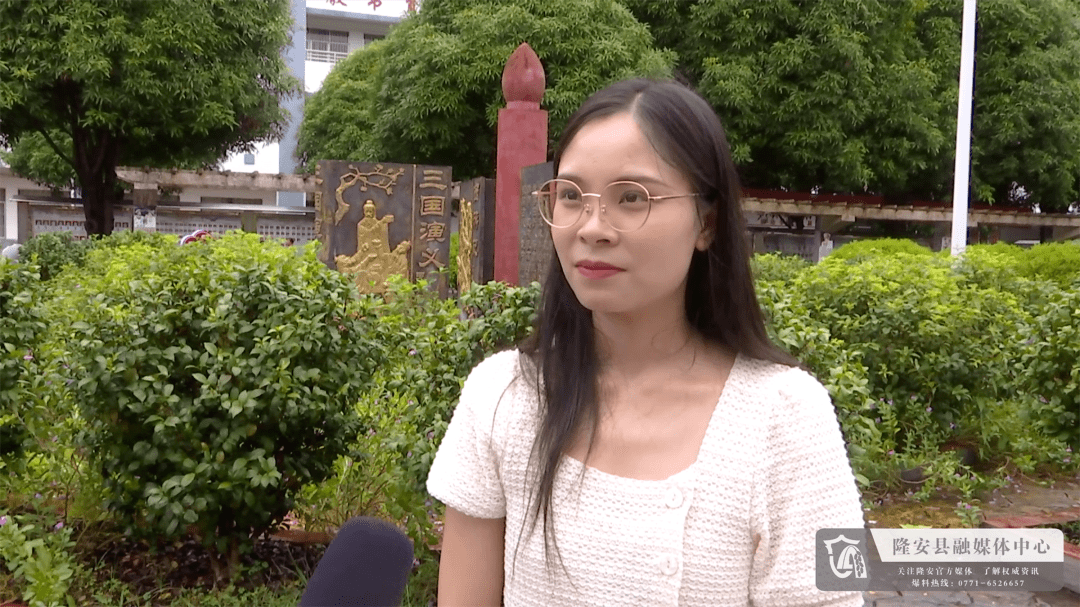 卸下一身戎装 坚守教育情怀——记隆安县民族中学党总支部书记,校长陆