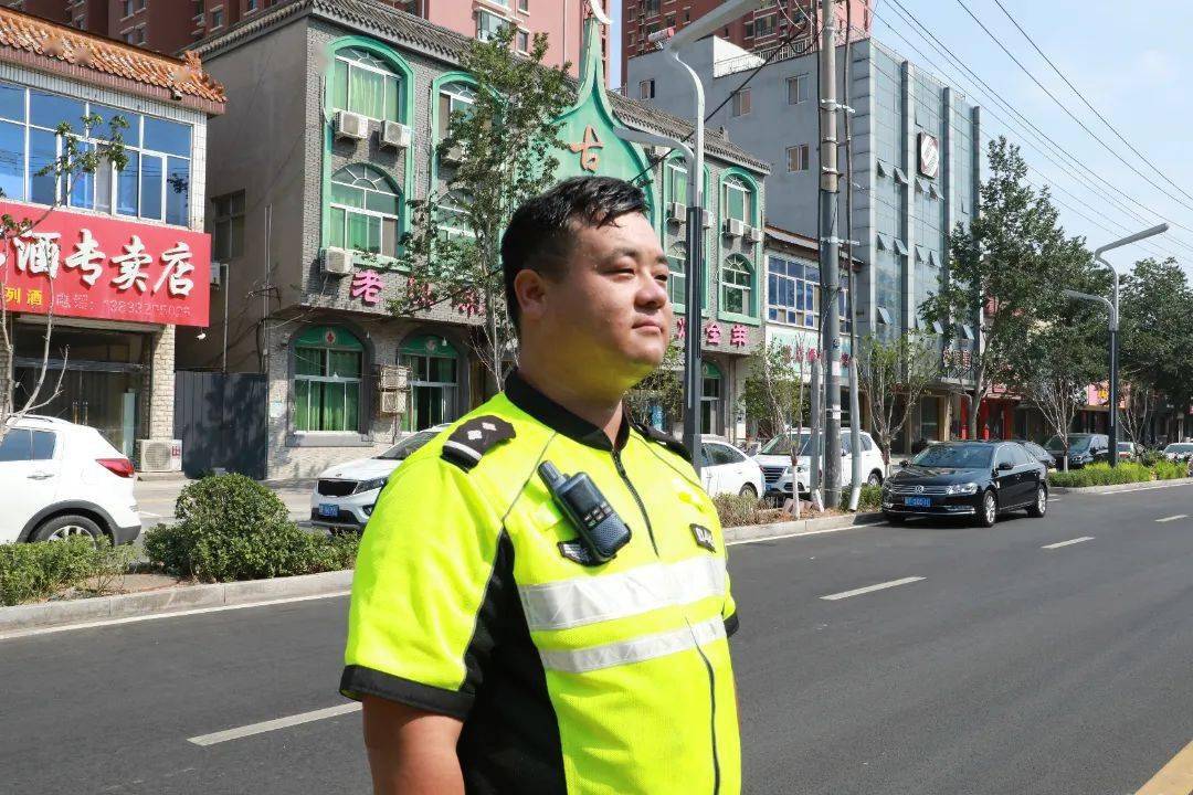 易县交警不服"暑"!