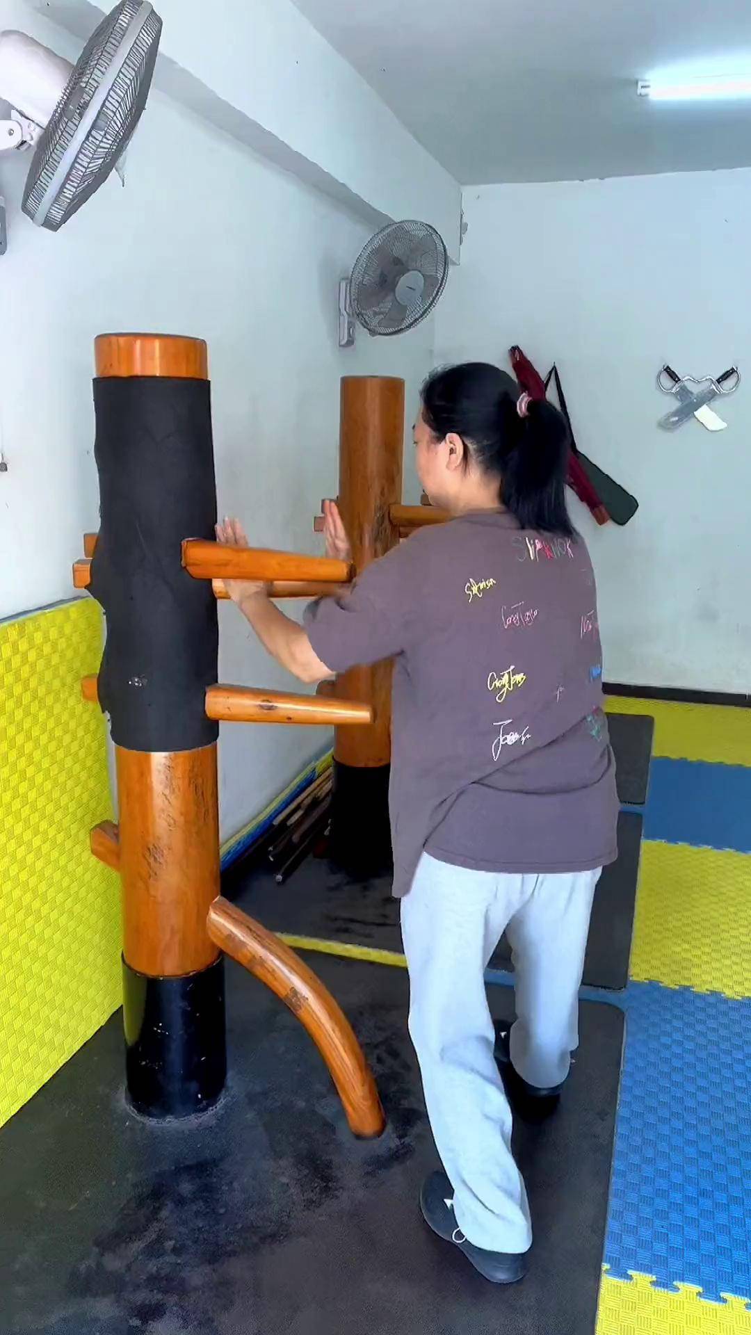 周末木人桩早课堂随拍 日常训练 木人桩 生命在于折腾 海豚知道 简单