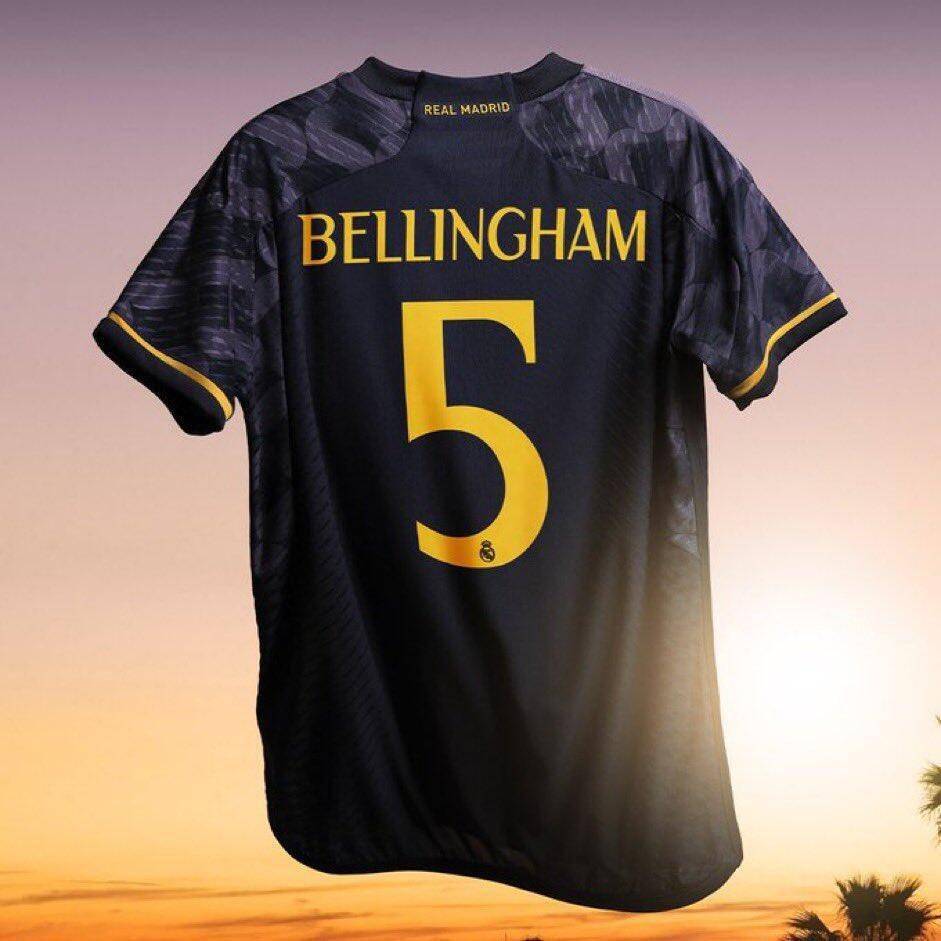 皇马晒新赛季客场球衣,维尼修斯,卡马文加,阿拉巴担当模特_官方_直播