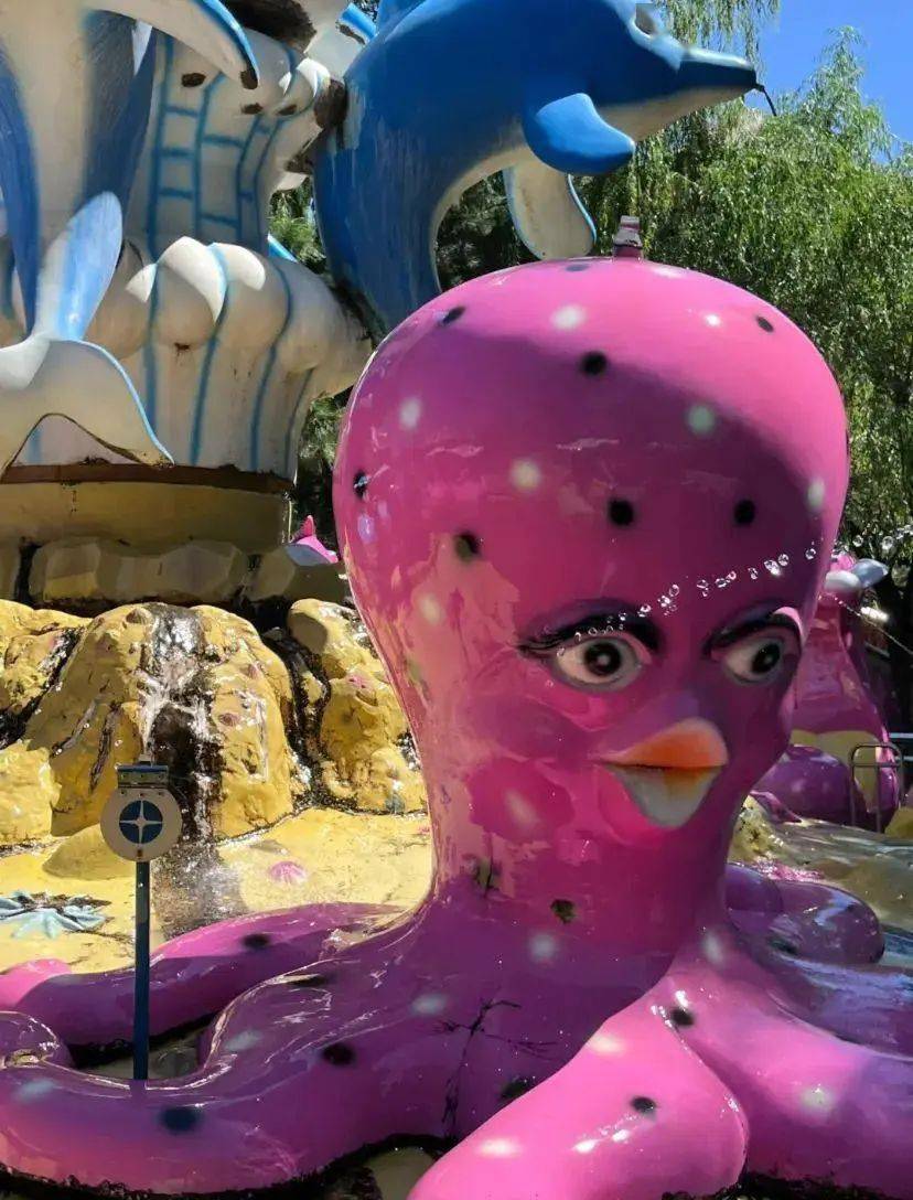 北京朝阳公园属实是恐怖乐园了,画风诡异_动态_画法_头像