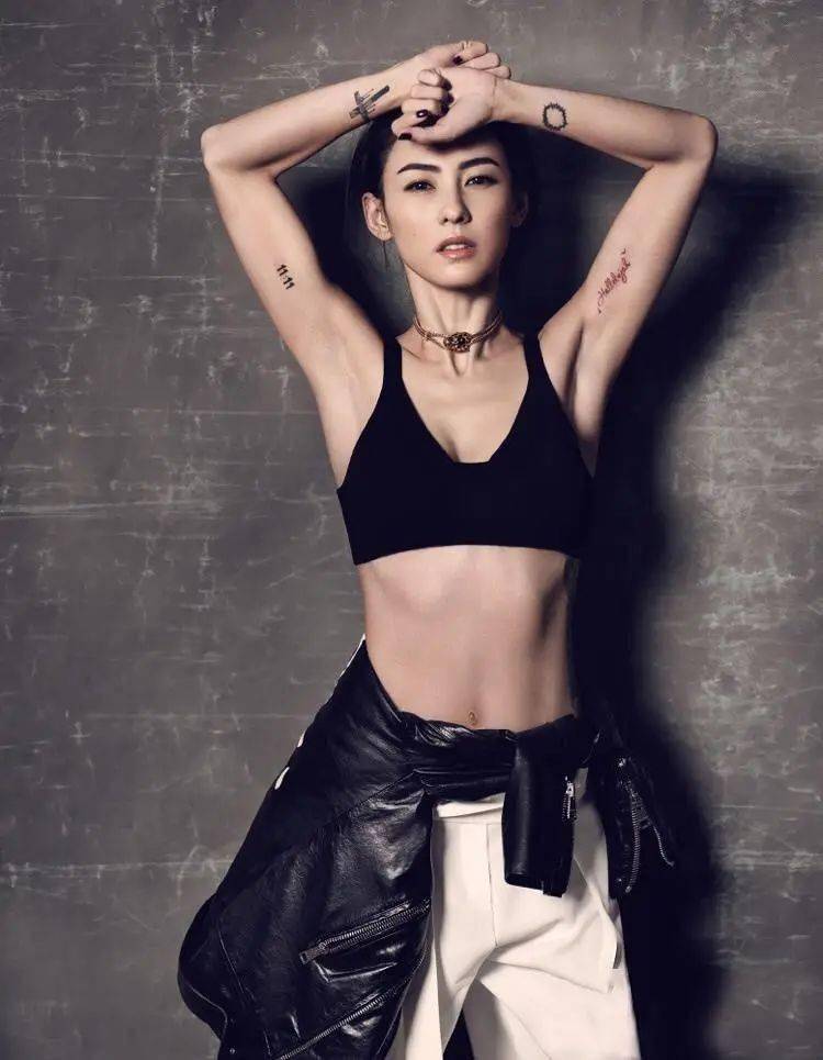 张柏芝热爱瑜伽!