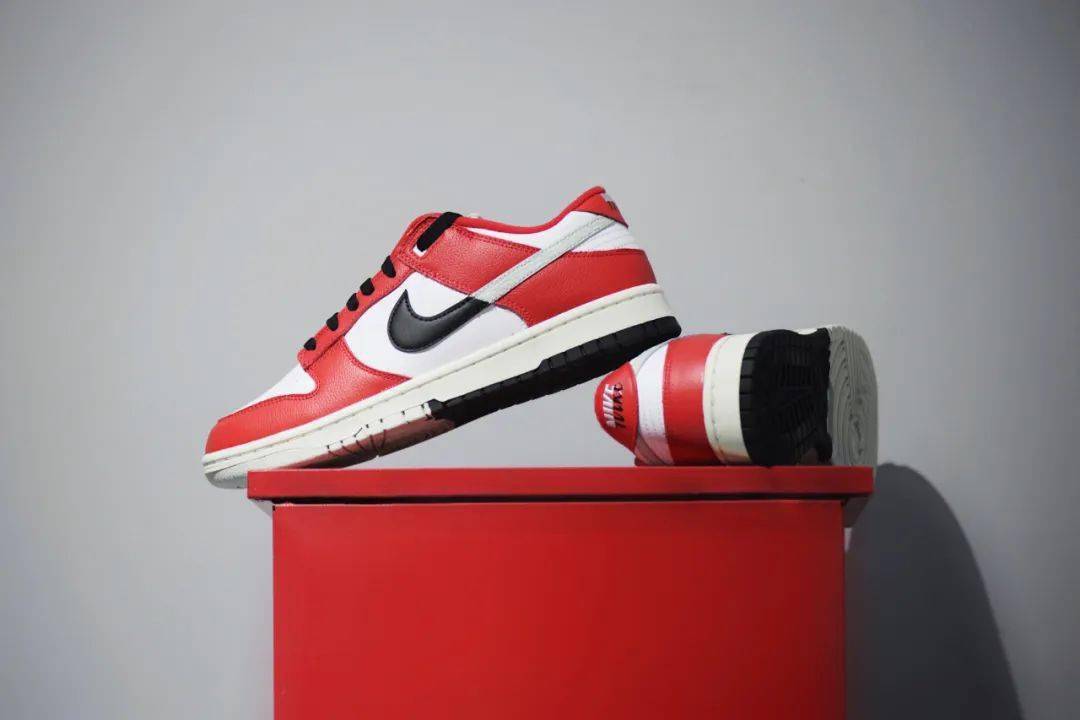 Nike Dunk Low Retro PRM “Chicago Split”｜SOAR 限量发售_色调_人气_品牌