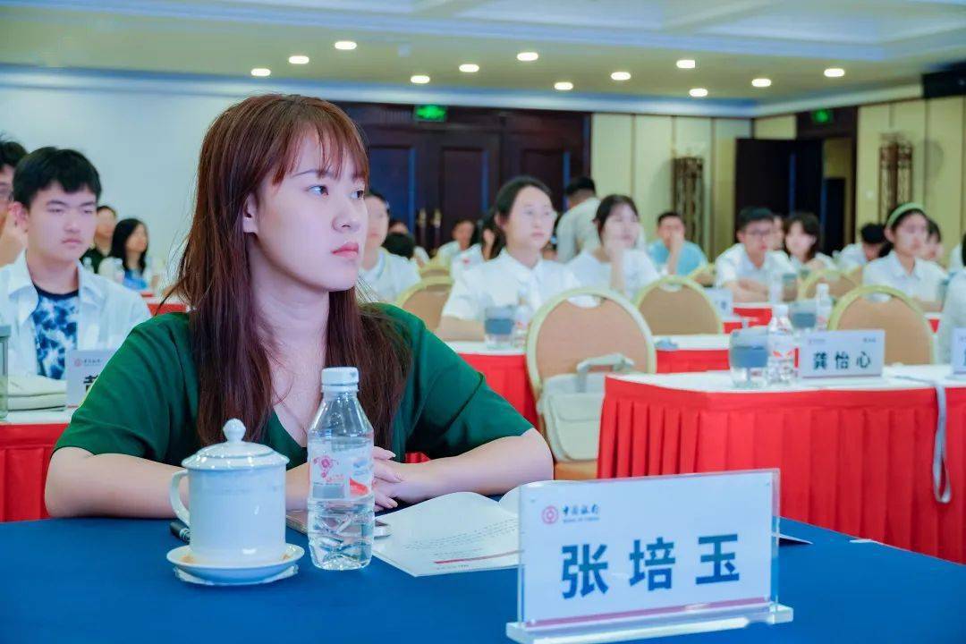 暑期职业体验圆满收官_贵州省_贵阳一中_茅台酒