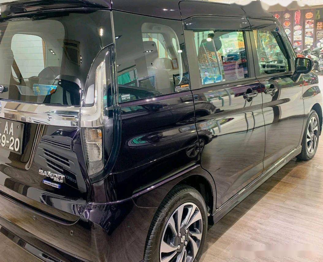 海外实拍铃木solio,空间更大,侧滑门设计_搜狐汽车_搜狐网