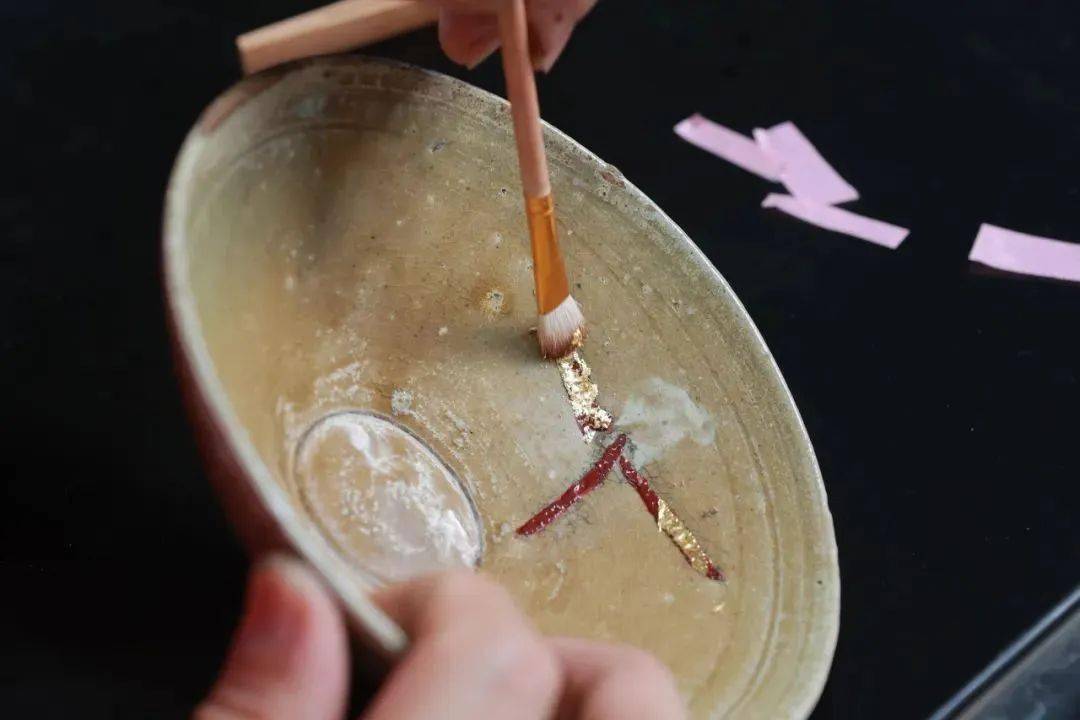 断面拼凑补灰吴氏家族世代居住在厦门市翔安区新店镇莲河社区从事金缮