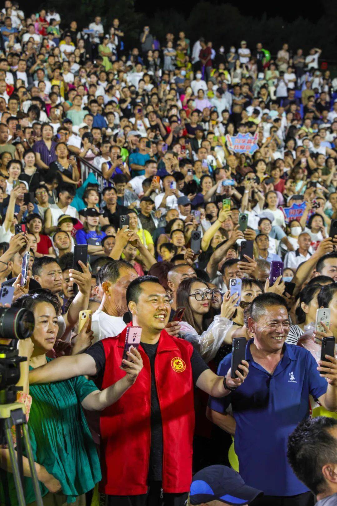 明星助阵 惊喜满满 辽源市首届电商节精彩启幕_直播_闫学晶_产品