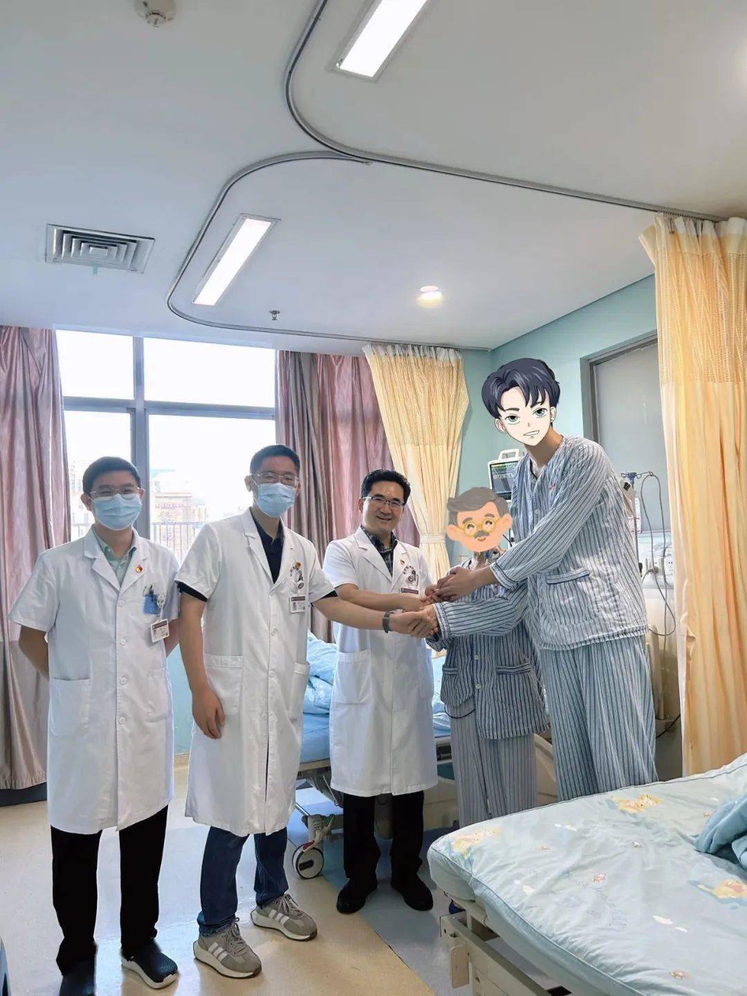 阜外深圳医院结构性心脏病团队与患者合影潘湘斌医学博士,主任医师